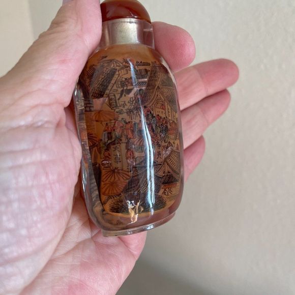 Vintage JAPANESE REVERSE PAINTED PAPERWEIGHT intricately detailed town scene - Picture 4 of 8